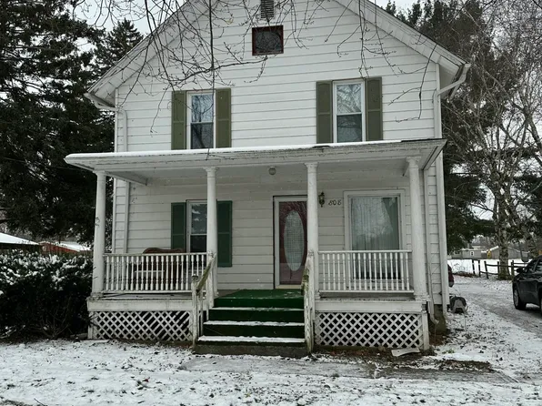 808 Millard St, Three Rivers, MI 49093