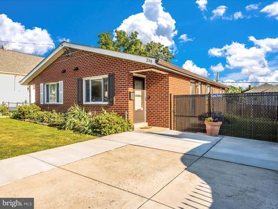 235 Lavern Ave, Halethorpe, MD, 21227