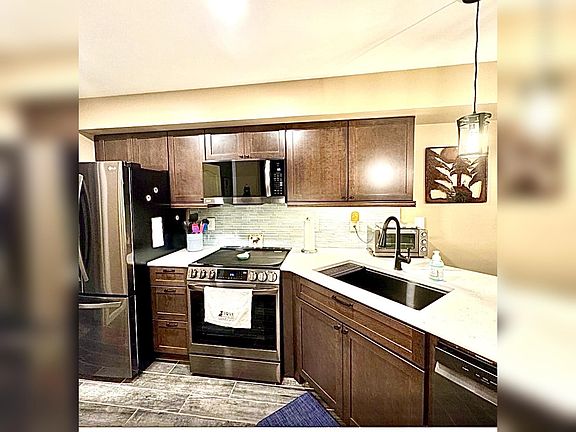 4th image of 530 E Hiawatha Dr #304