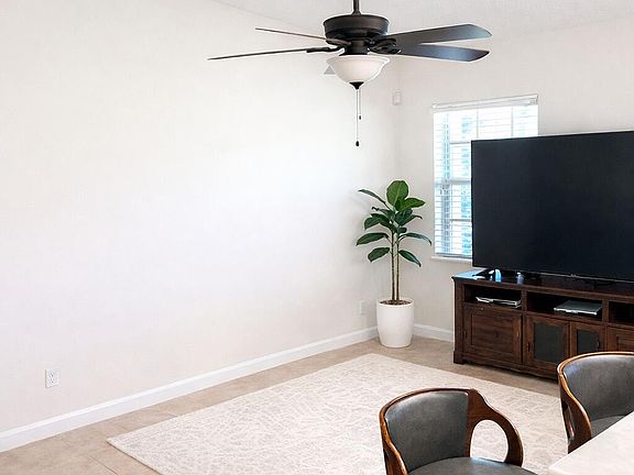 3rd image of 6529 Las Palmas Way