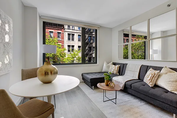 Rented by Oxford Property Group | media 10