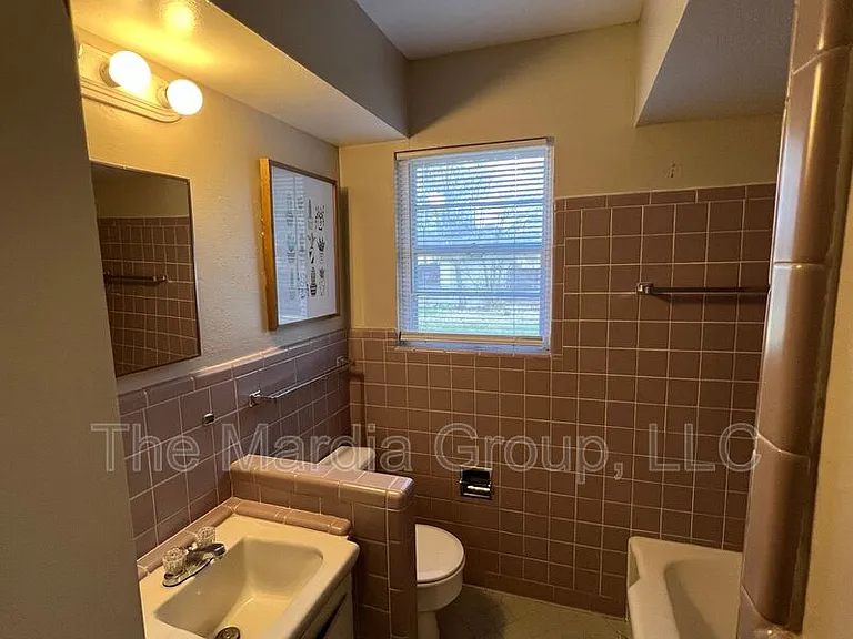 9302 Piper Ln — Photo 10