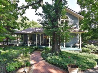 1012 Woodland Ave, Batavia, IL 60510