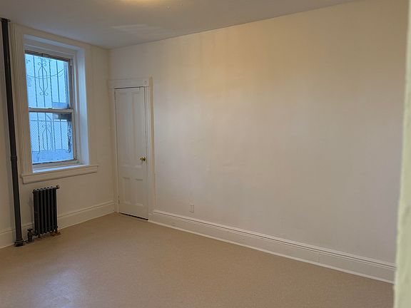 5th image of 706 24th St APT 1
