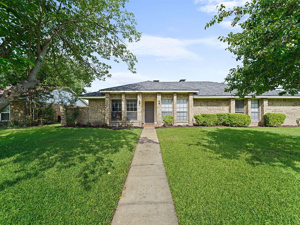 1st image of 1013 Bridle Dr