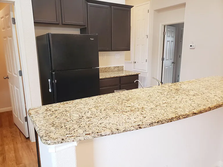 13009 Ring Dr — Photo 6