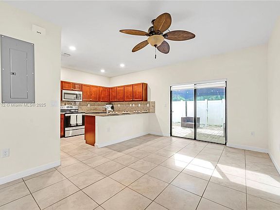 4th image of 3268 W 92nd Pl #3268