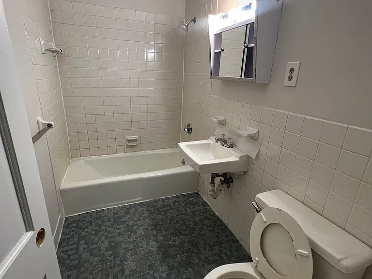 790 Main St #7 — Photo 14