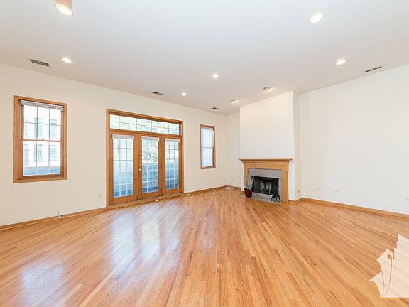 3rd image of 2539 N Southport Ave #2533-3N