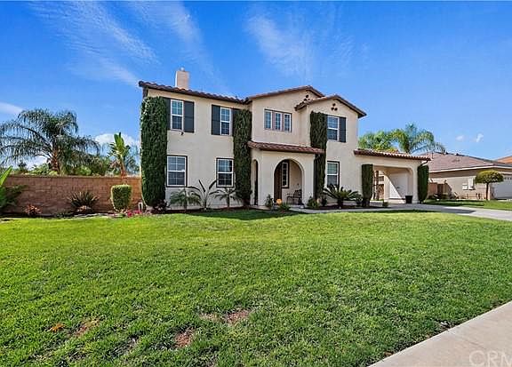 3rd image of 28883 Dracaea Ave