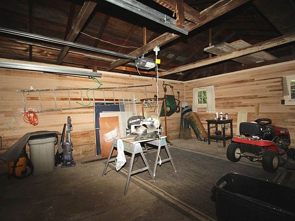 5th image of 1635 Becher Dr