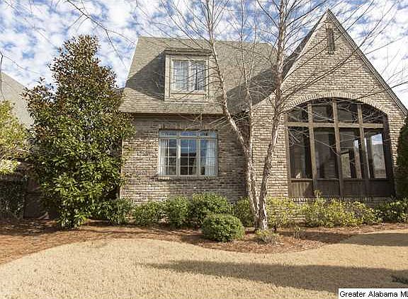 3rd image of 371 Woodward Ct