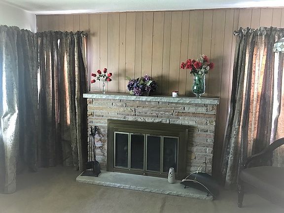 2nd image of 960 Lorraine Ave