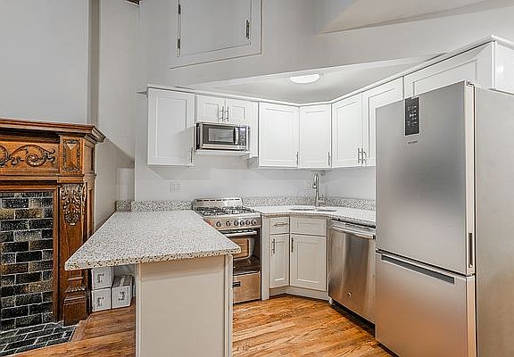4th image of 330 W 101st St #2AB