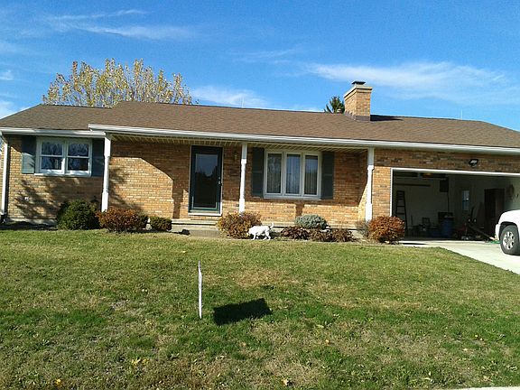 2nd image of 212 Maple Dr