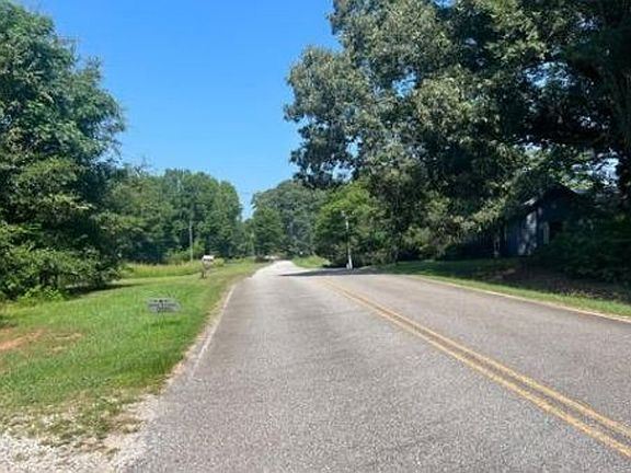 Exterior Neighborhood (street photo)