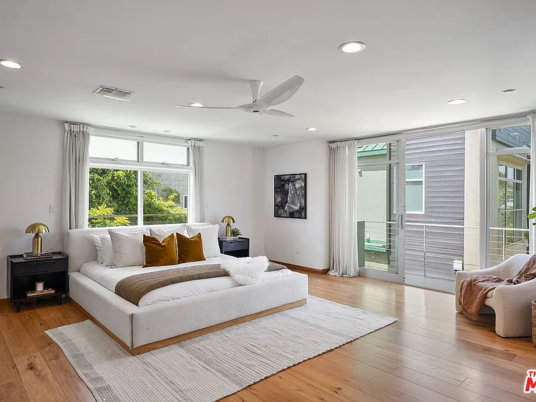 512 Brooks Ave #6 — Photo 17