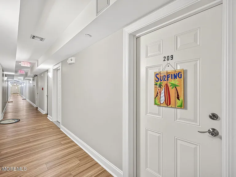 1700 Main St #209 — Photo 3