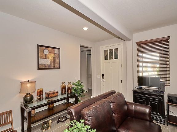 4th image of 8975 W Seldon Ln