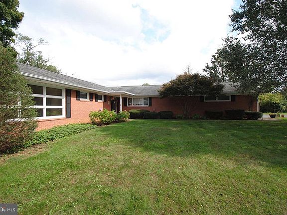 2nd image of 11460 Pine Hill Dr