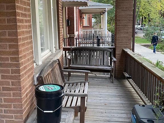 4th image of 2625 N Richmond St #2