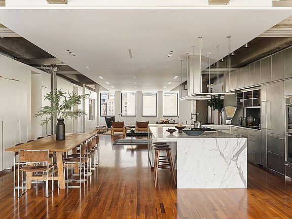 4th image of 205 W 19th St APT 11
