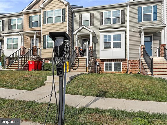 3rd image of 96 Carnes Way