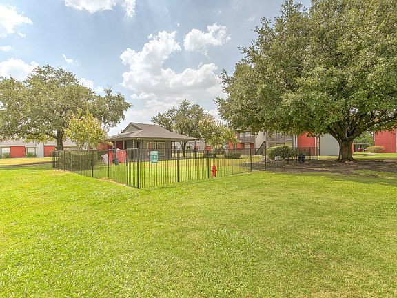 2nd image of 1717 Independence Pkwy #279