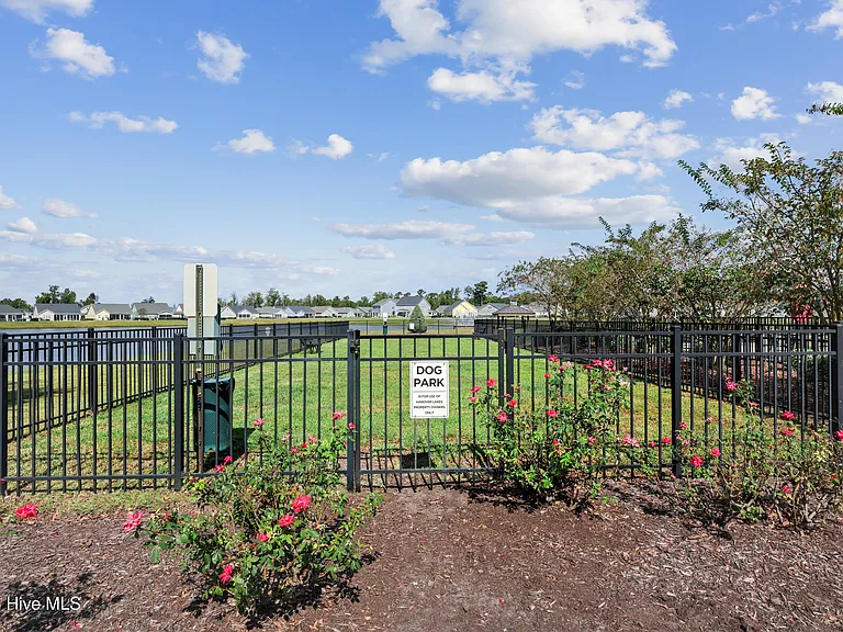 359 Hanover Lakes Dr — Photo 30
