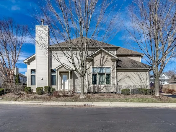 110 Honey Hill Dr, Wauconda, IL 60084