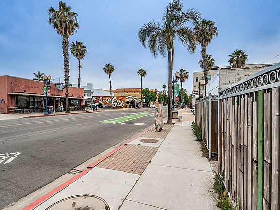 2nd image of 4483 Park Blvd #89
