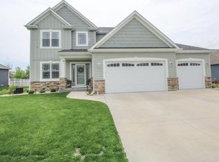 2851 Crosswinds Dr, Racine, WI 53403