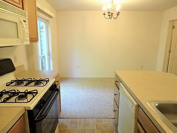 3rd image of 247 Ammon Ave