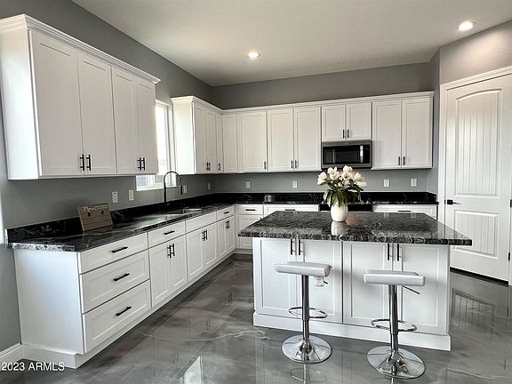 5th image of 34933 N Palm Dr