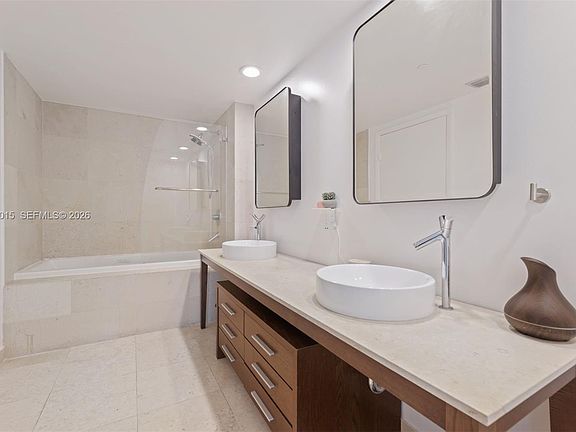 5th image of 495 Brickell Ave APT 3509