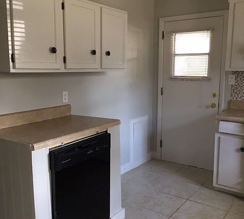 4th image of 306 W 16th St
