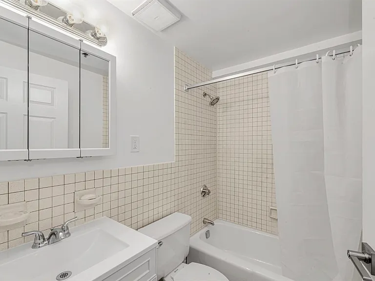 357 Commercial St #219 — Photo 5