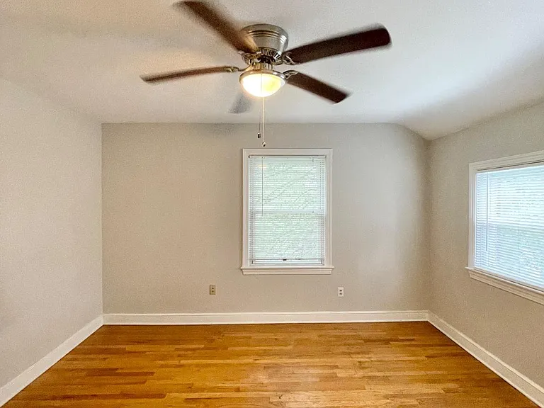 2528 N Winchester St — Photo 14
