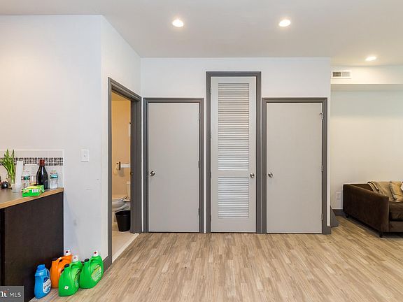 3rd image of 812-14 N 15th St #2N