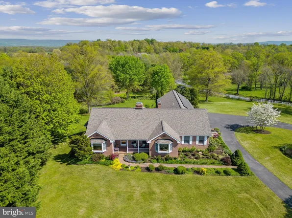 571 Edwin Blvd, Shenandoah Junction, WV 25442