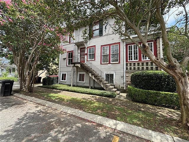 1st image of 801 Cherokee St
