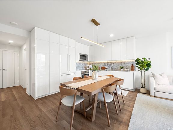 4th image of 987 Queen St #1415