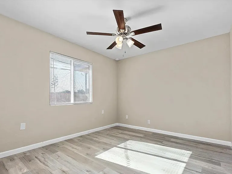 1401 Garfield Ave — Photo 9