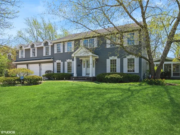 1485 Lexington Rd, Libertyville, IL 60048