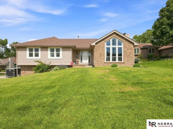 9120 Drexel Cir, Omaha, NE 68127