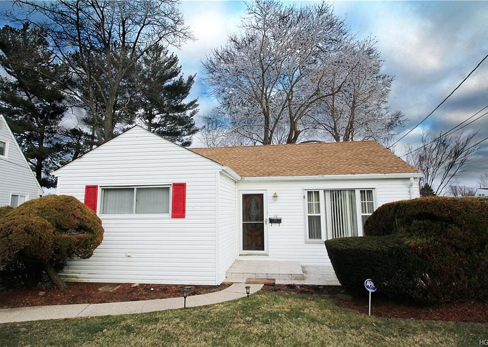 1st image of 10 Monterey Pl