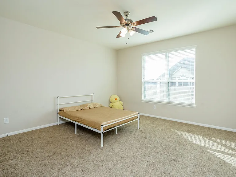 4622 Regal Shadow Ln — Photo 32