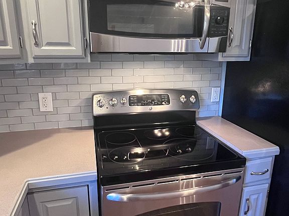 2nd image of 23 Godfrey St Floor 1