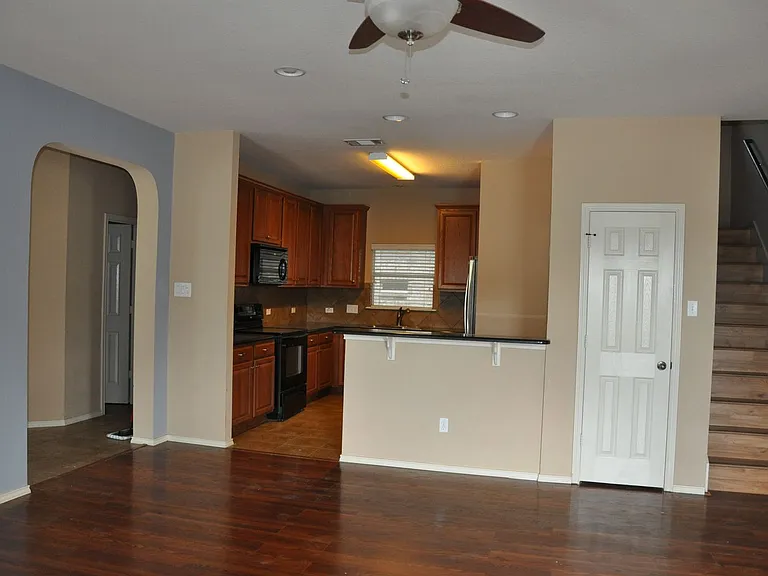 1501 Big Thicket Dr — Photo 6