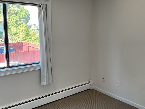 4th image of 25 Waterman Ave #5